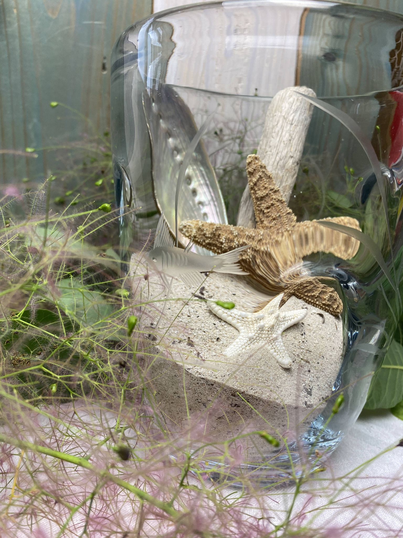 Pinched crystal vase engraved with vintage marine motifs