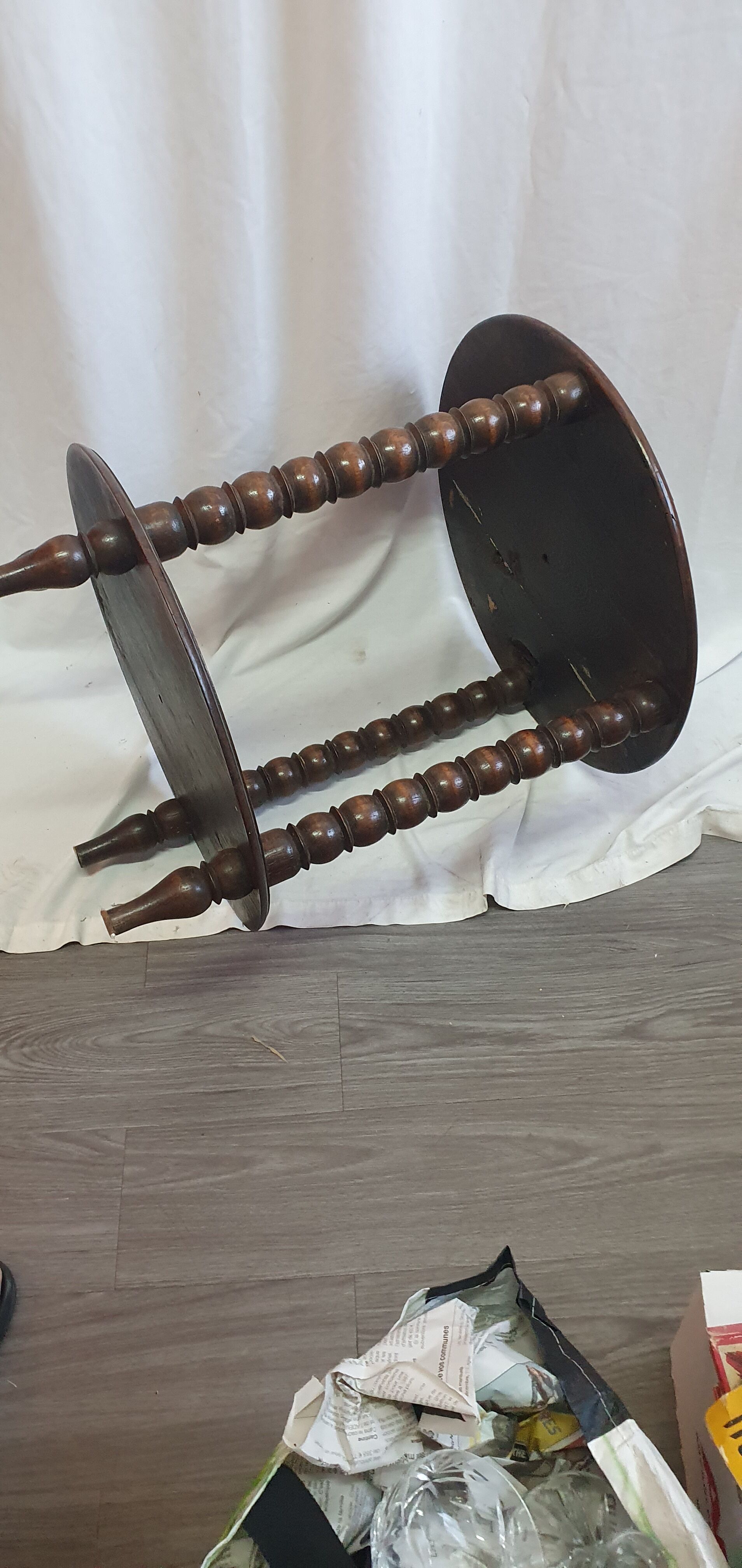 Round console extra cabinet