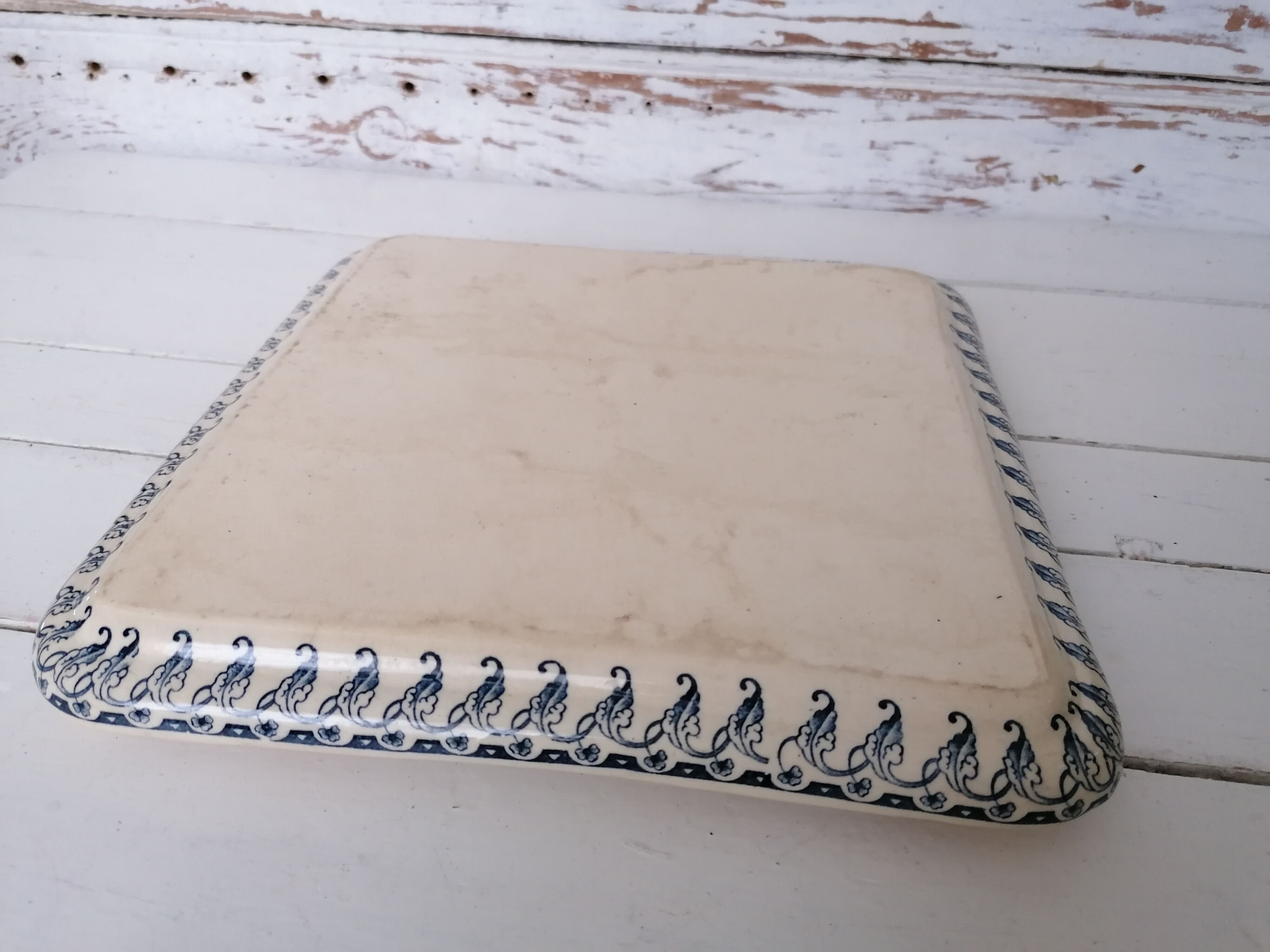 Gien earthenware square flat