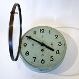 Mechanical wall clock