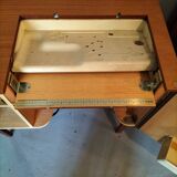 Meuble de machine à coudre
