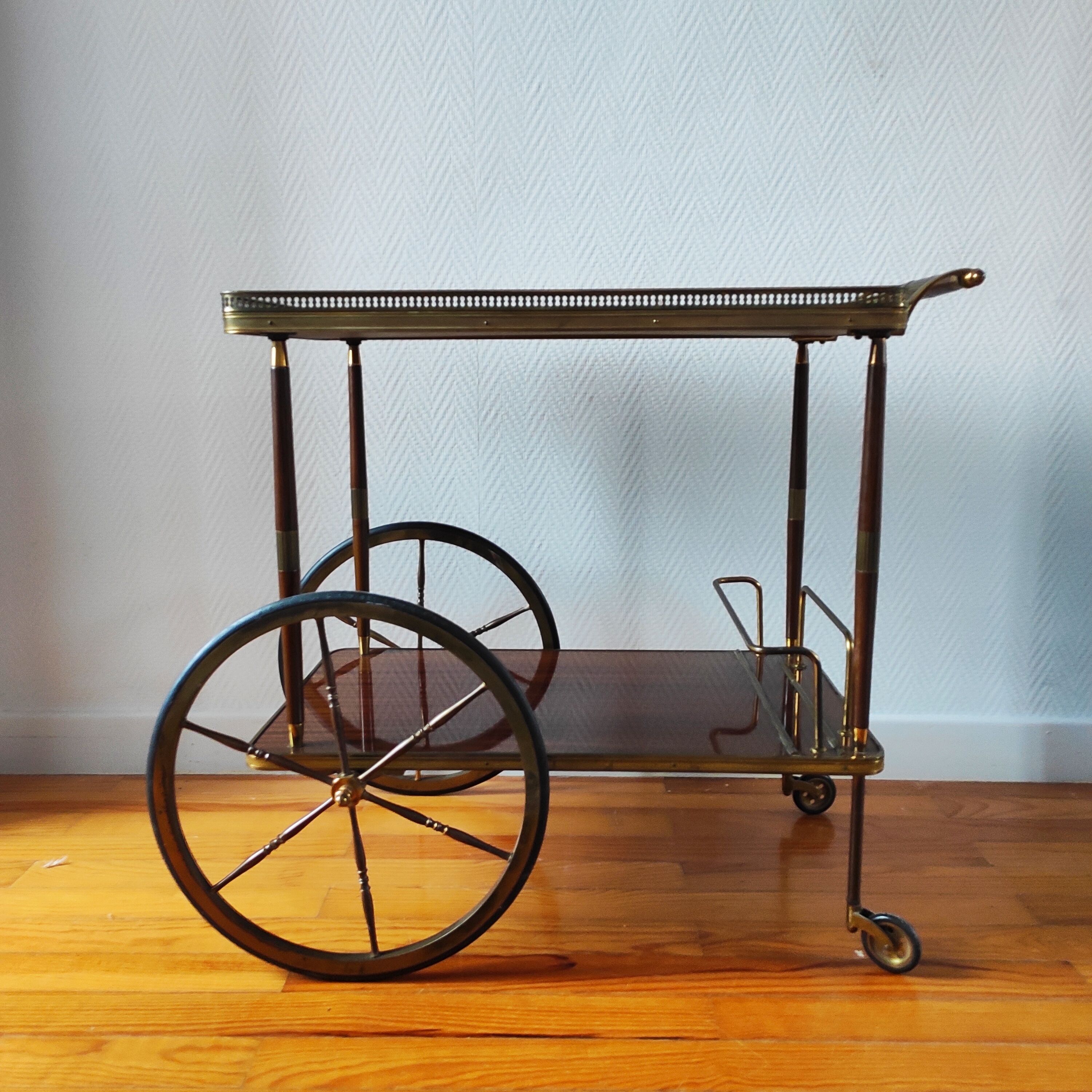 Rolling service or service trolley