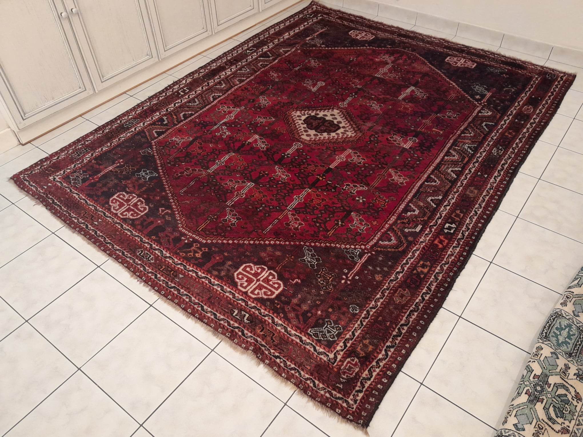 Handmade Persian QashQai rug 284x214cm