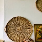 Round wicker tray