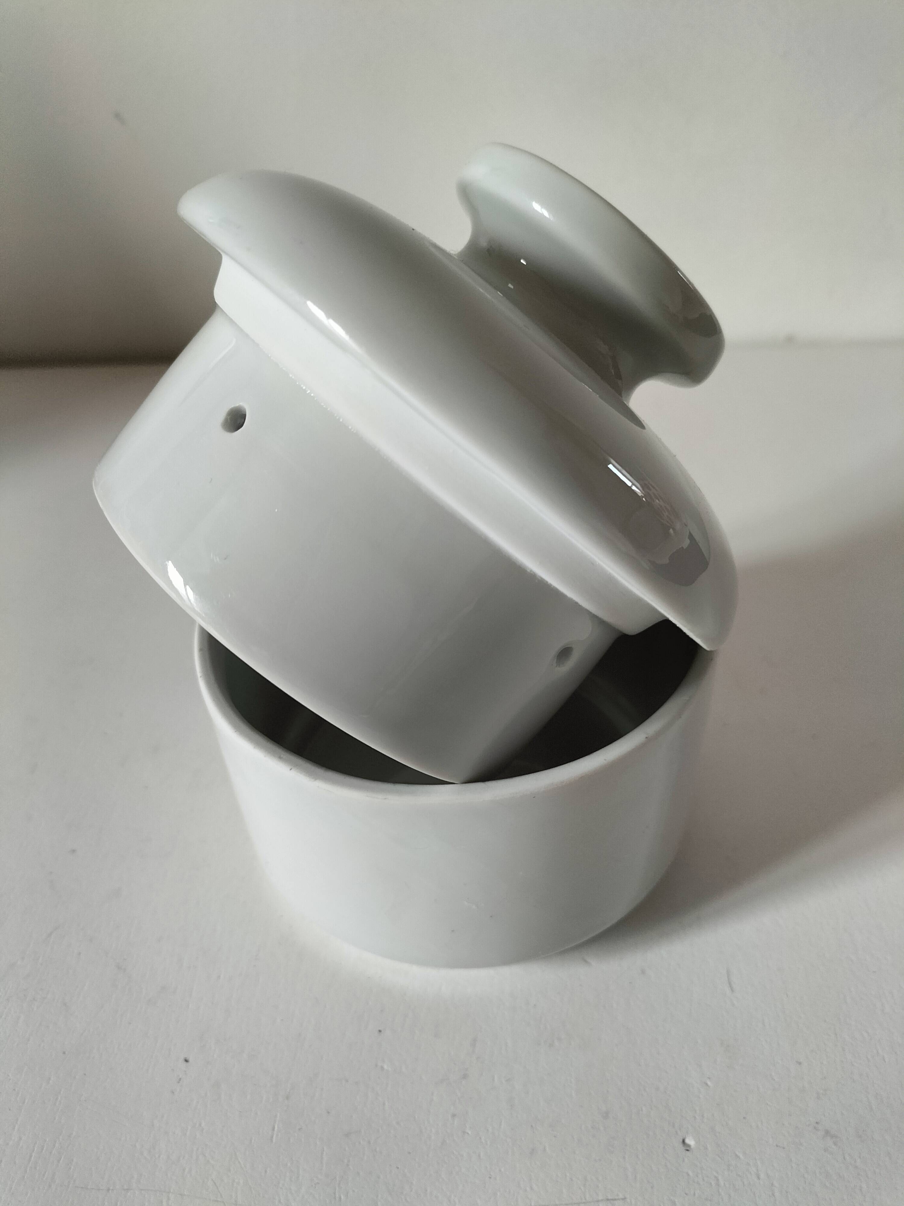 Vintage water butter dish in white porcelain - sleek design