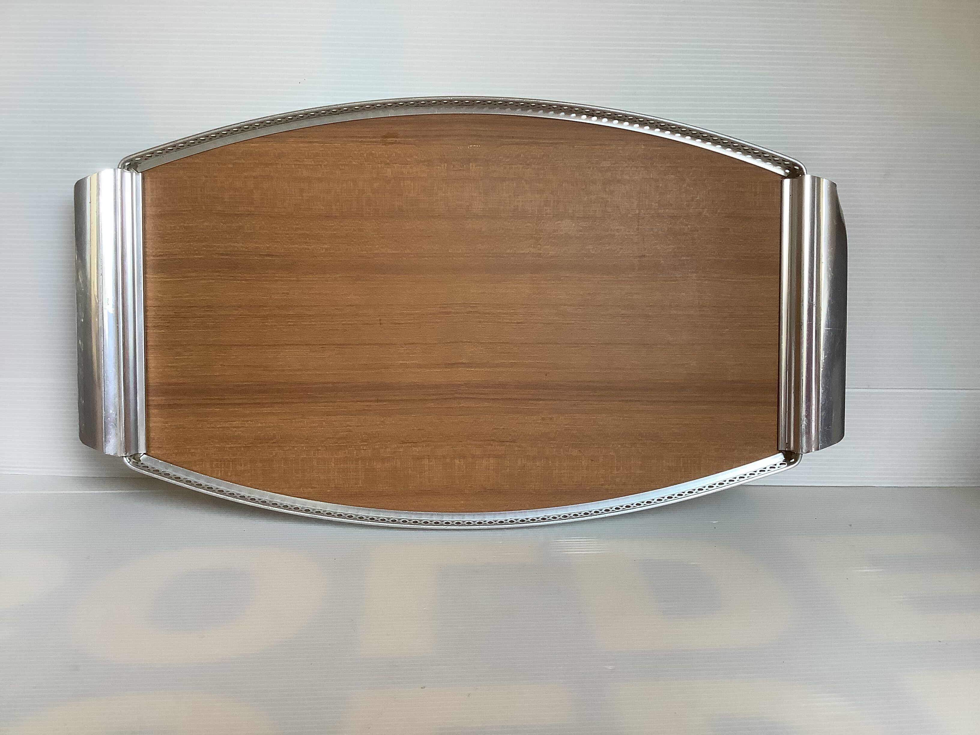 Openwork metal formica tray