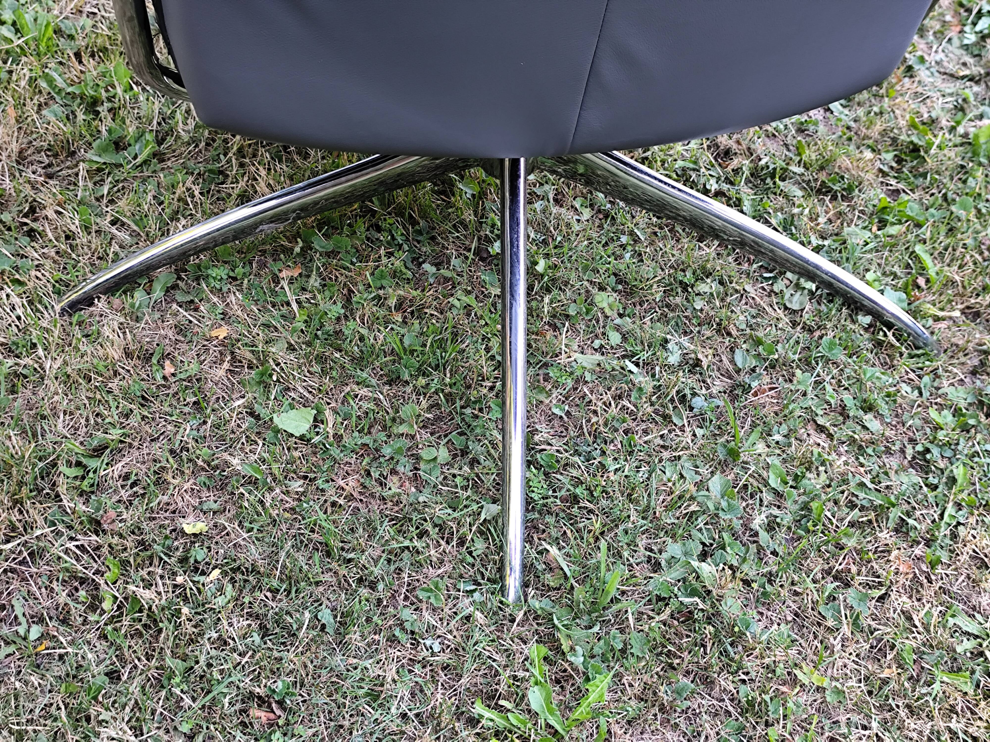 Stressless City armchair with footrest/ottoman, grey