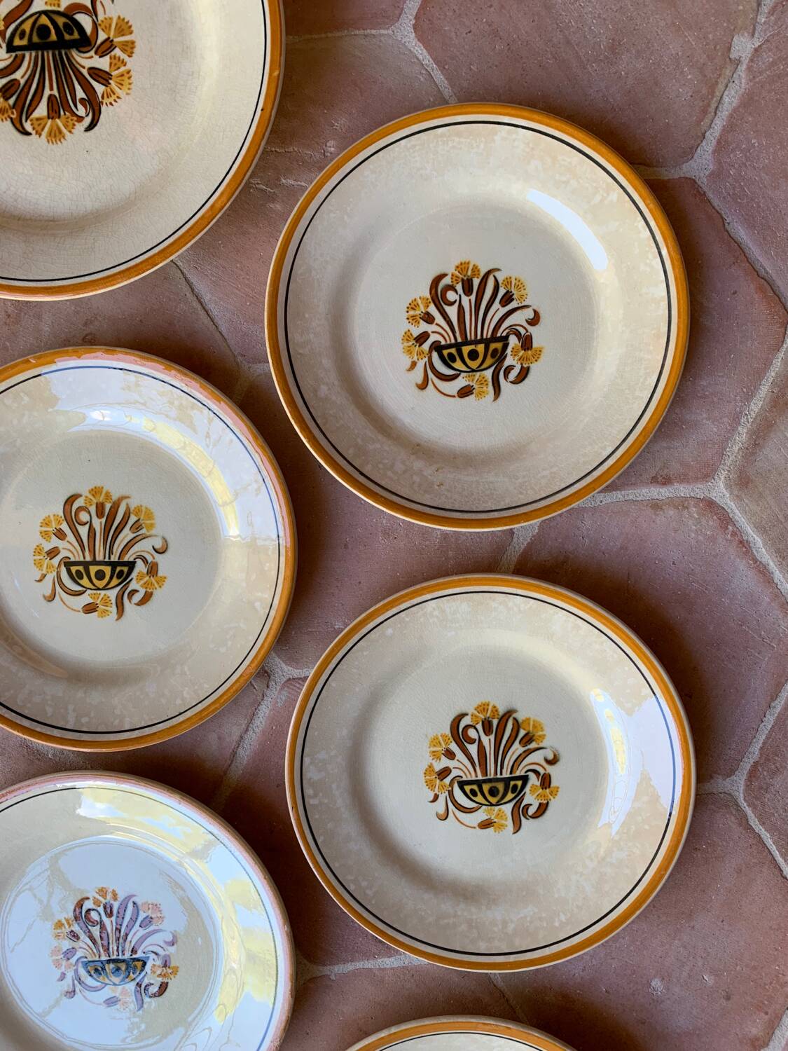 Service of plates and dish Oeillet Creil et Montereau