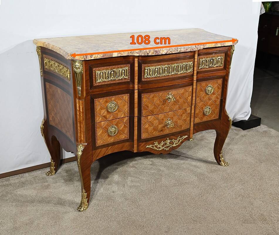 Rosewood and Amaranth chest of drawers, Louis XV / Louis XVI Transition style – Late 19th century