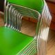 Série de 8 chaises Souvignet en chrome et skaï vert