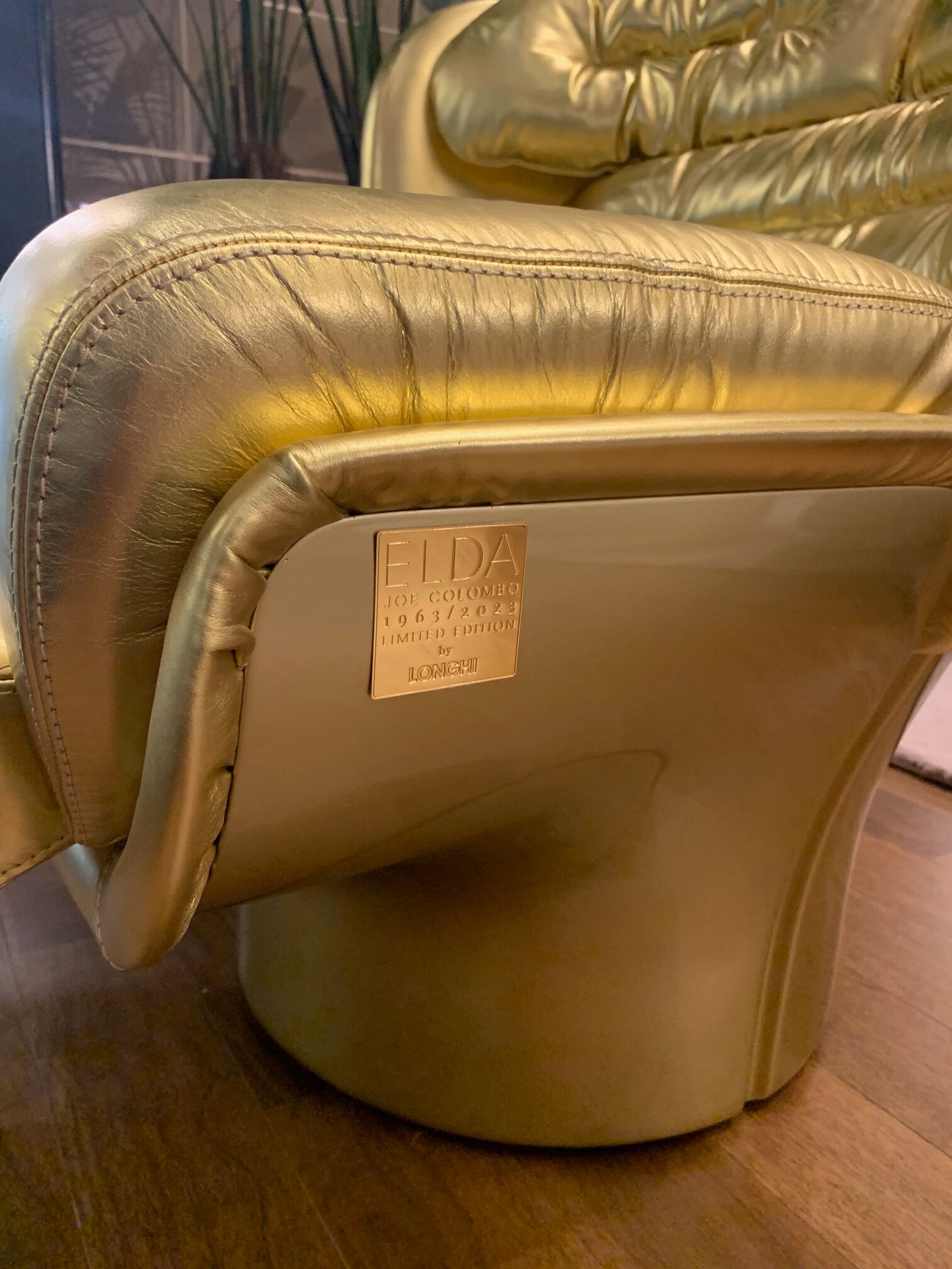 Fauteuil Elda 60th anniversary gold edition