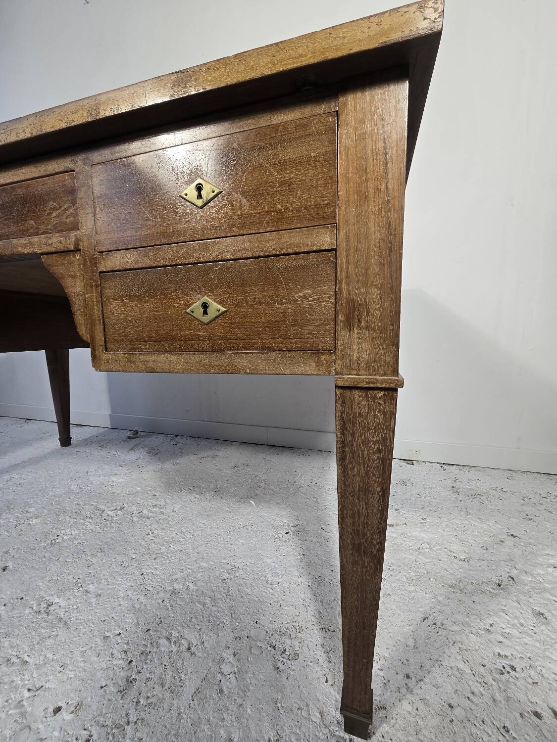 Bureau plat double face en acajou, style Louis XVI – XIXᵉ siècle