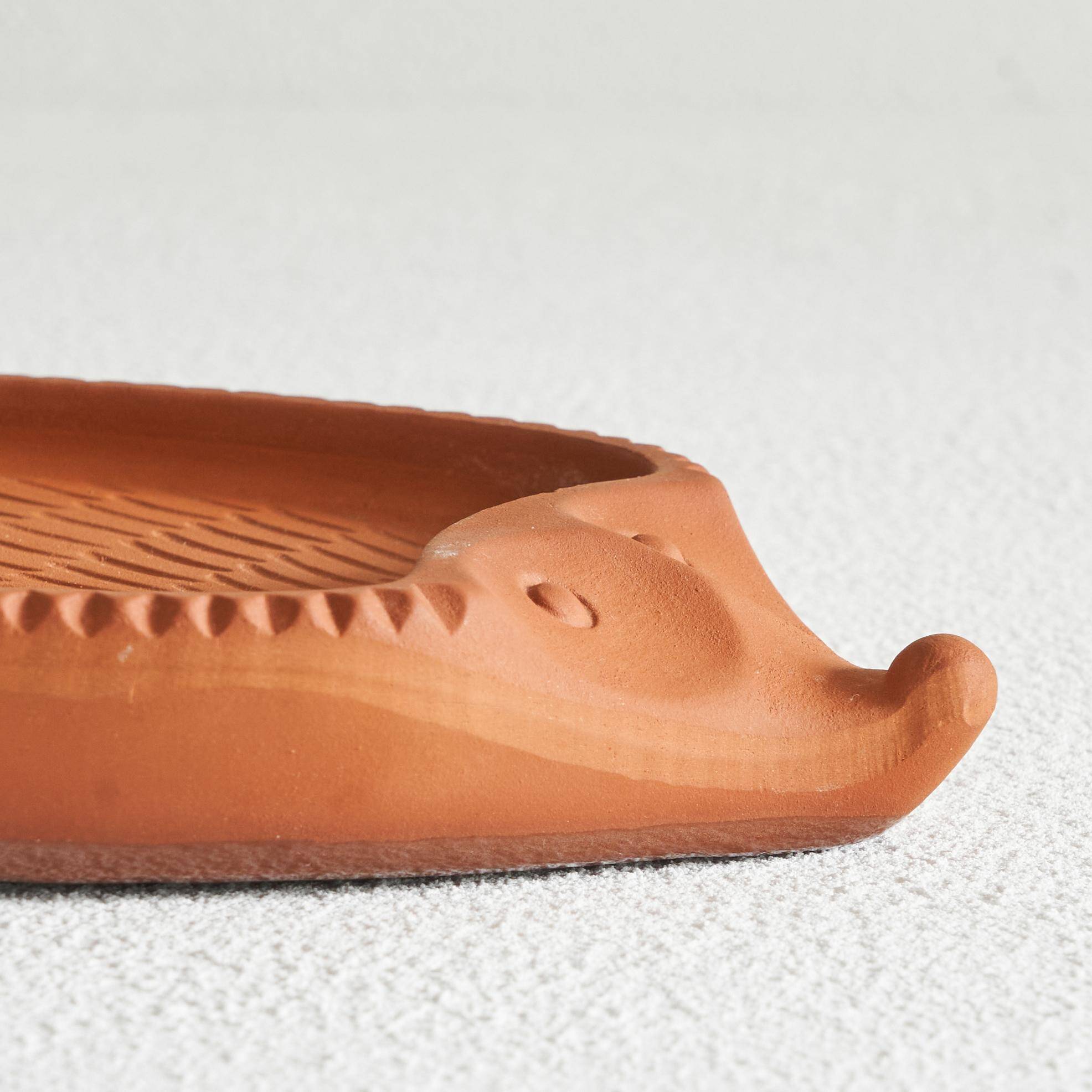 'Igel' plate in terracotta from the mid-20th century