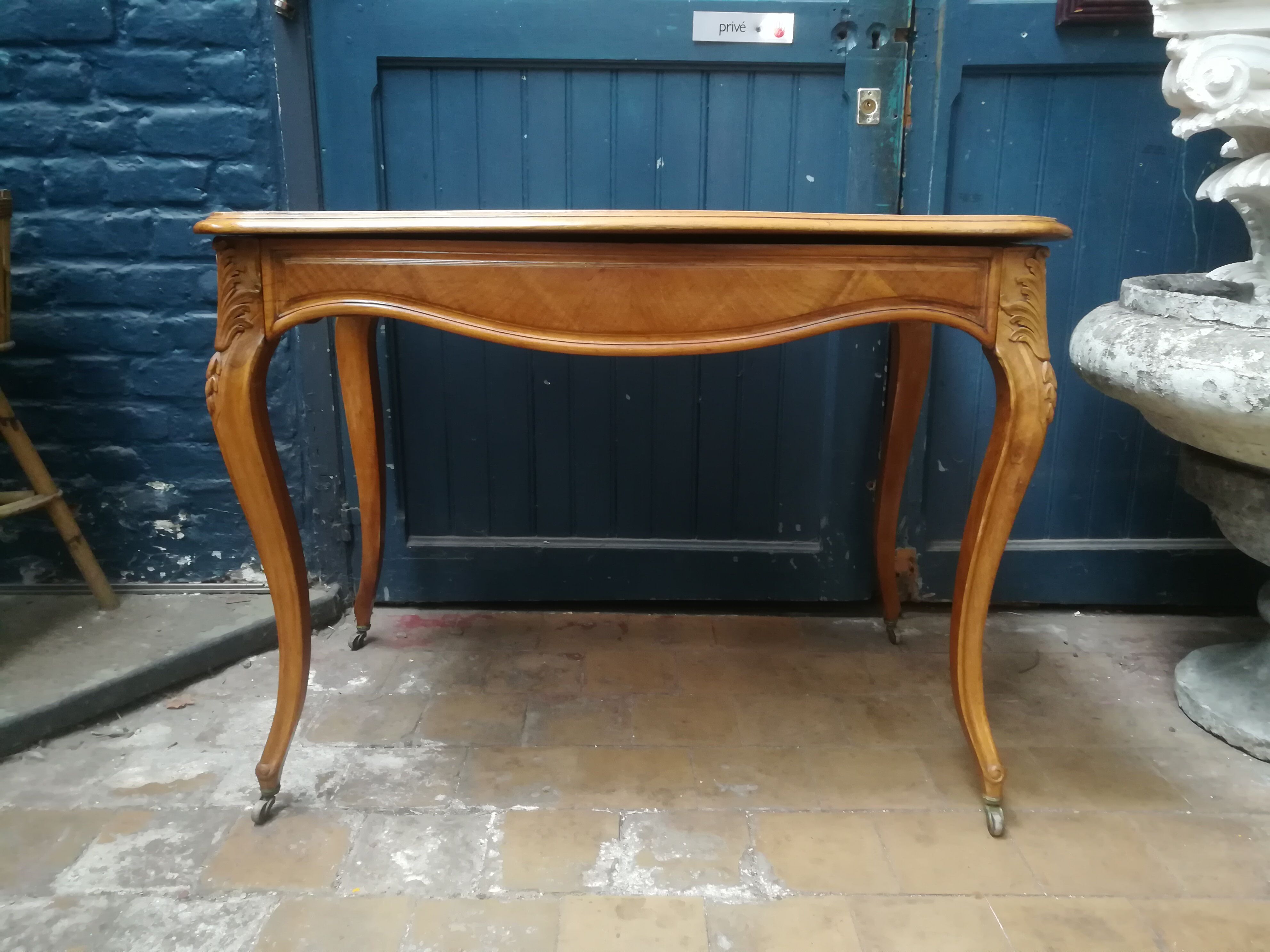 Louis XV style flat desk in walnut and leather