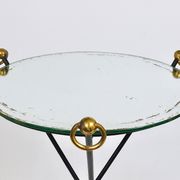 Table d'appoint miroir française milieu du siècle, style Jacques Adnet, laiton, années 1950