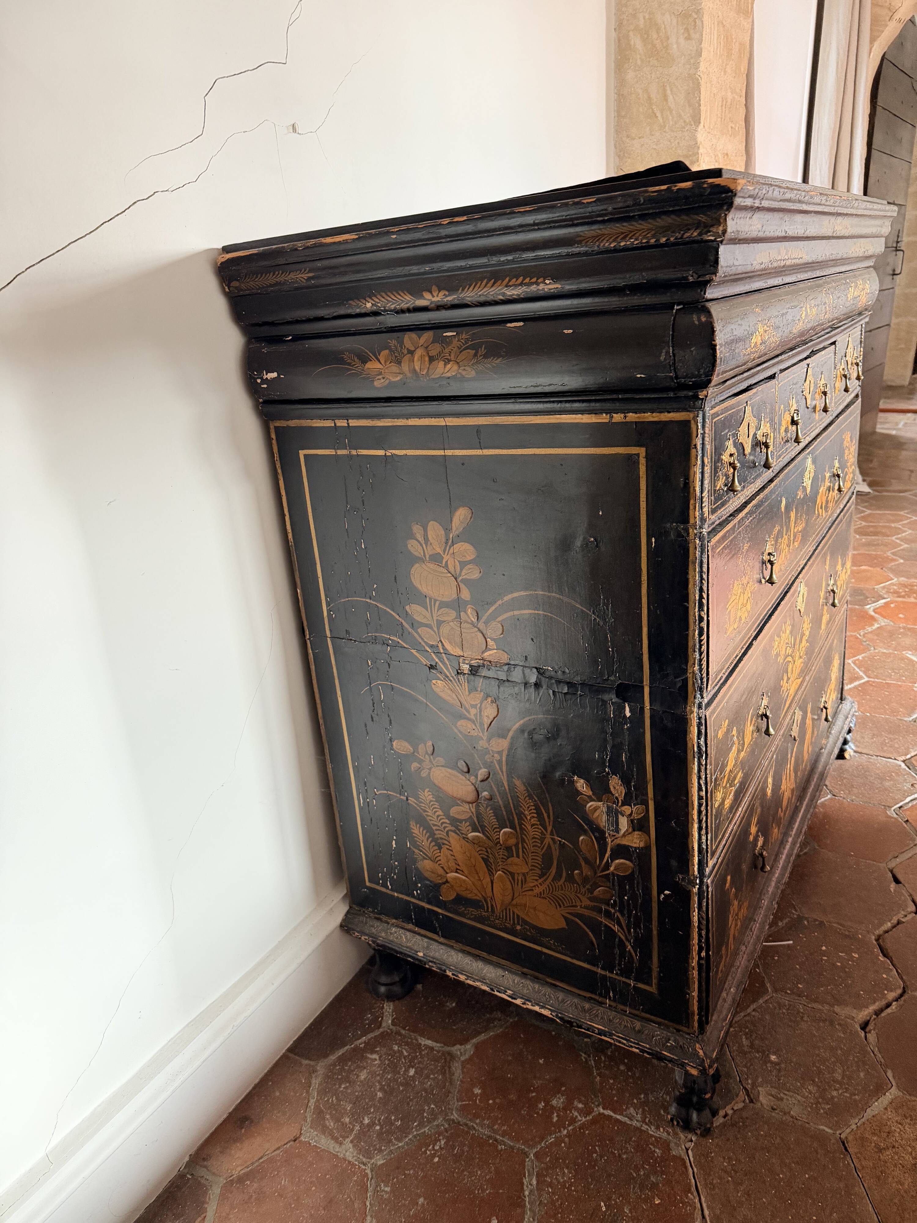 black English commode with gold decoration, Asian inspiration