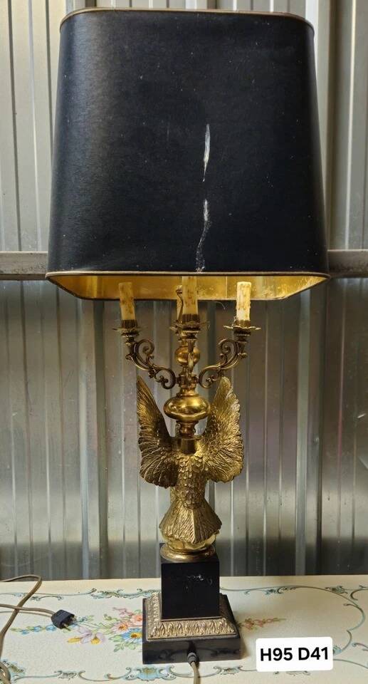 Very large Empire lamp / Egyptian Revival in gilded bronze with an eagle.