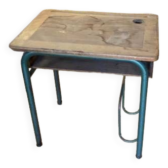 Kindergarten desk