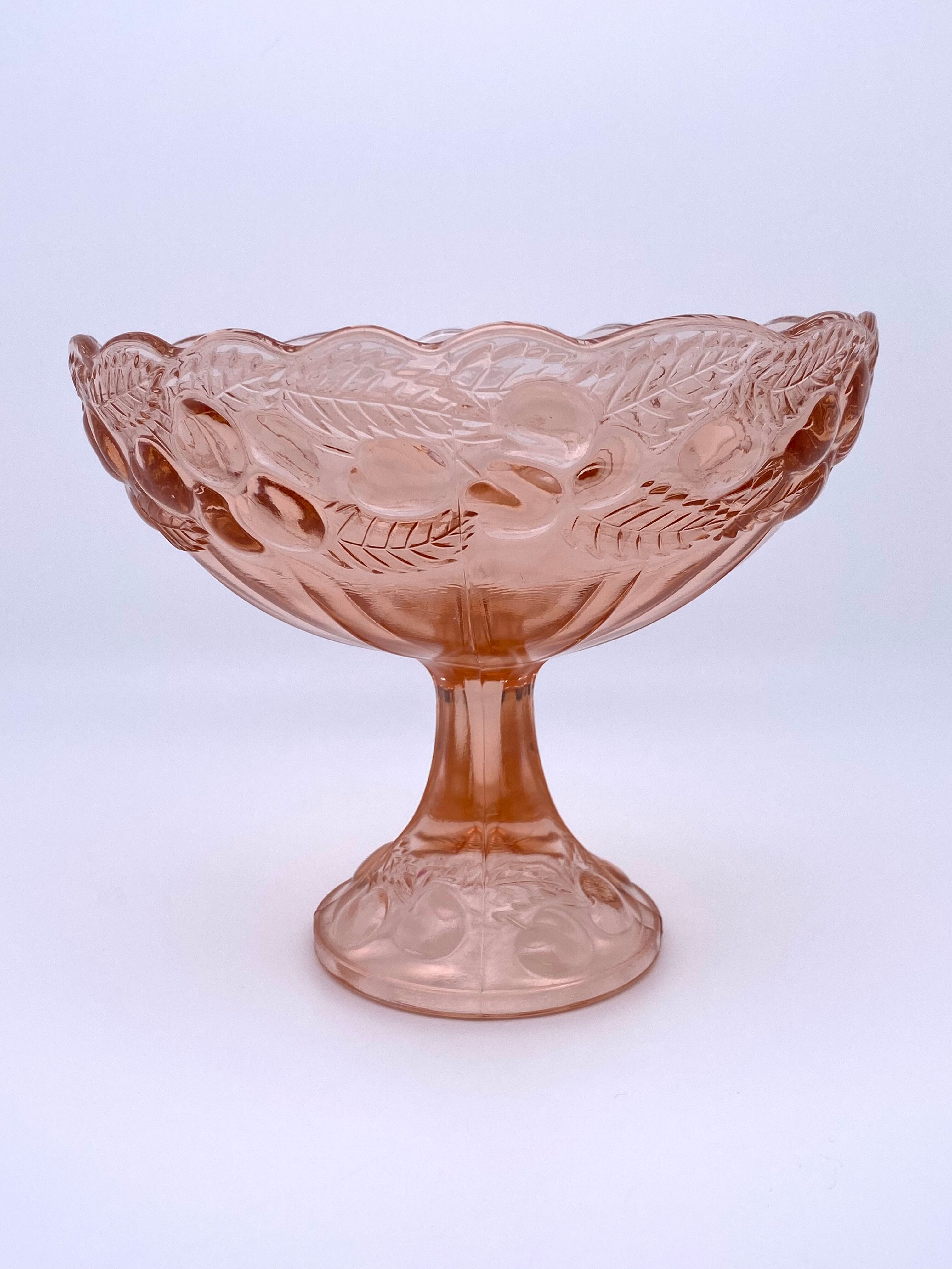 Cup mounted on foot patterns fruit glass pink