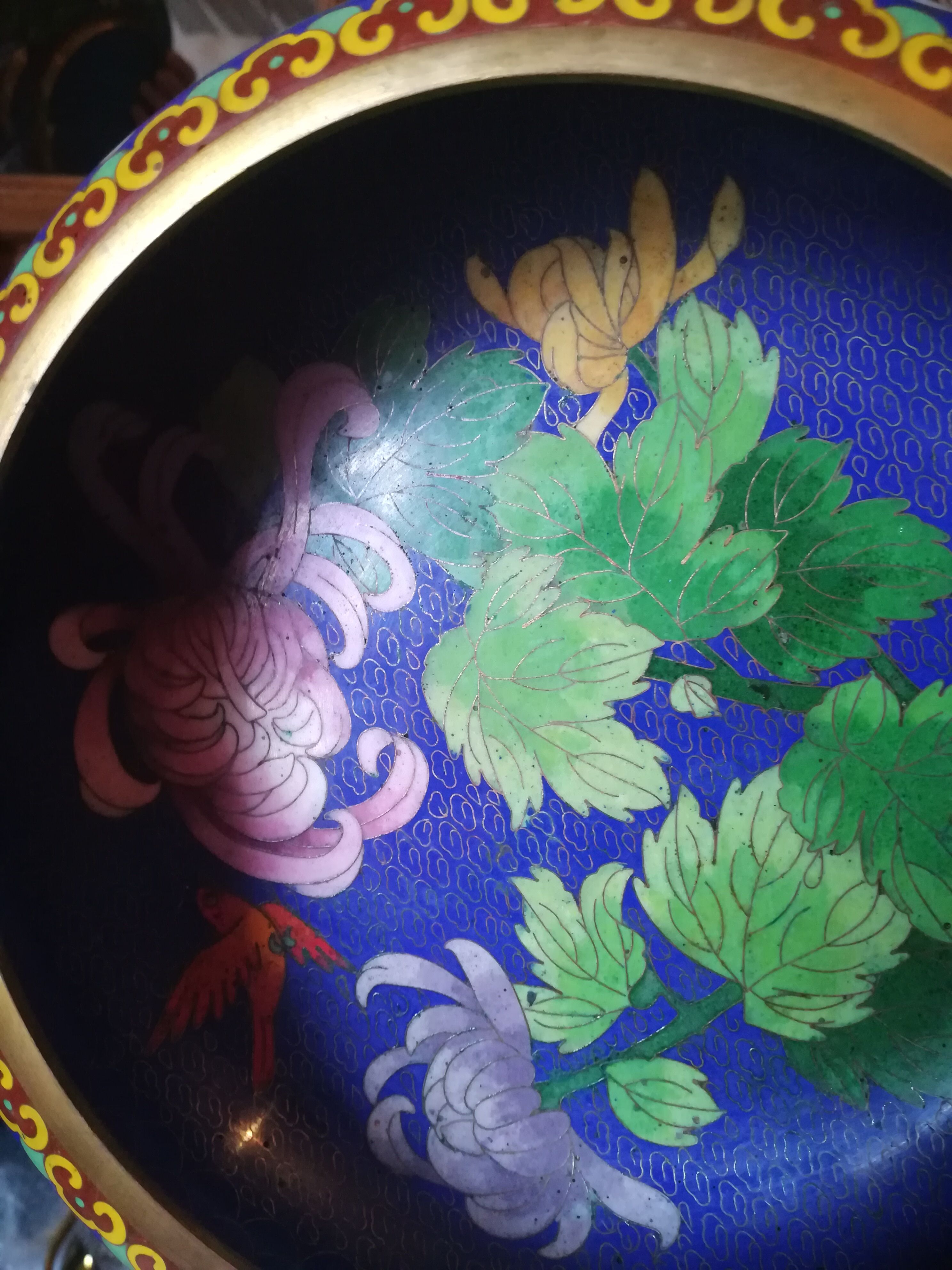 Chinese cup in partitioned email