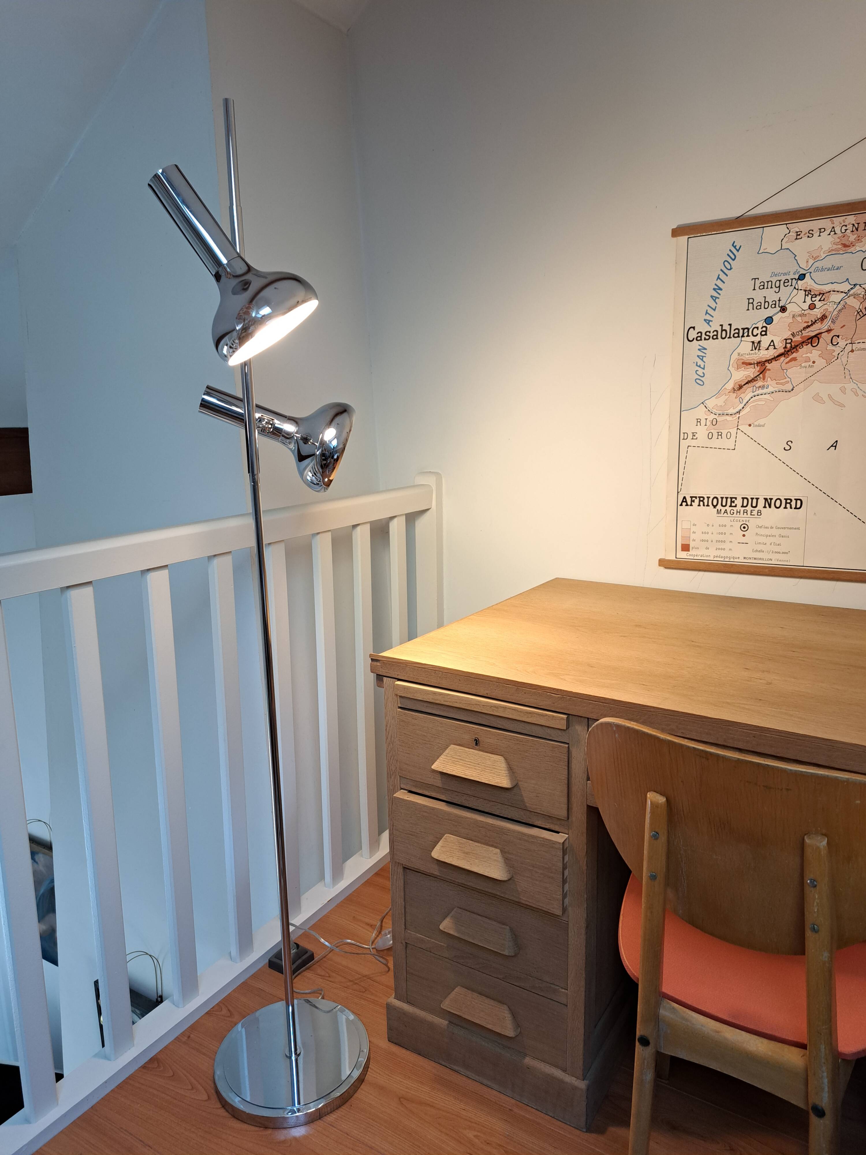 Chrome floor lamp from the 1970s.