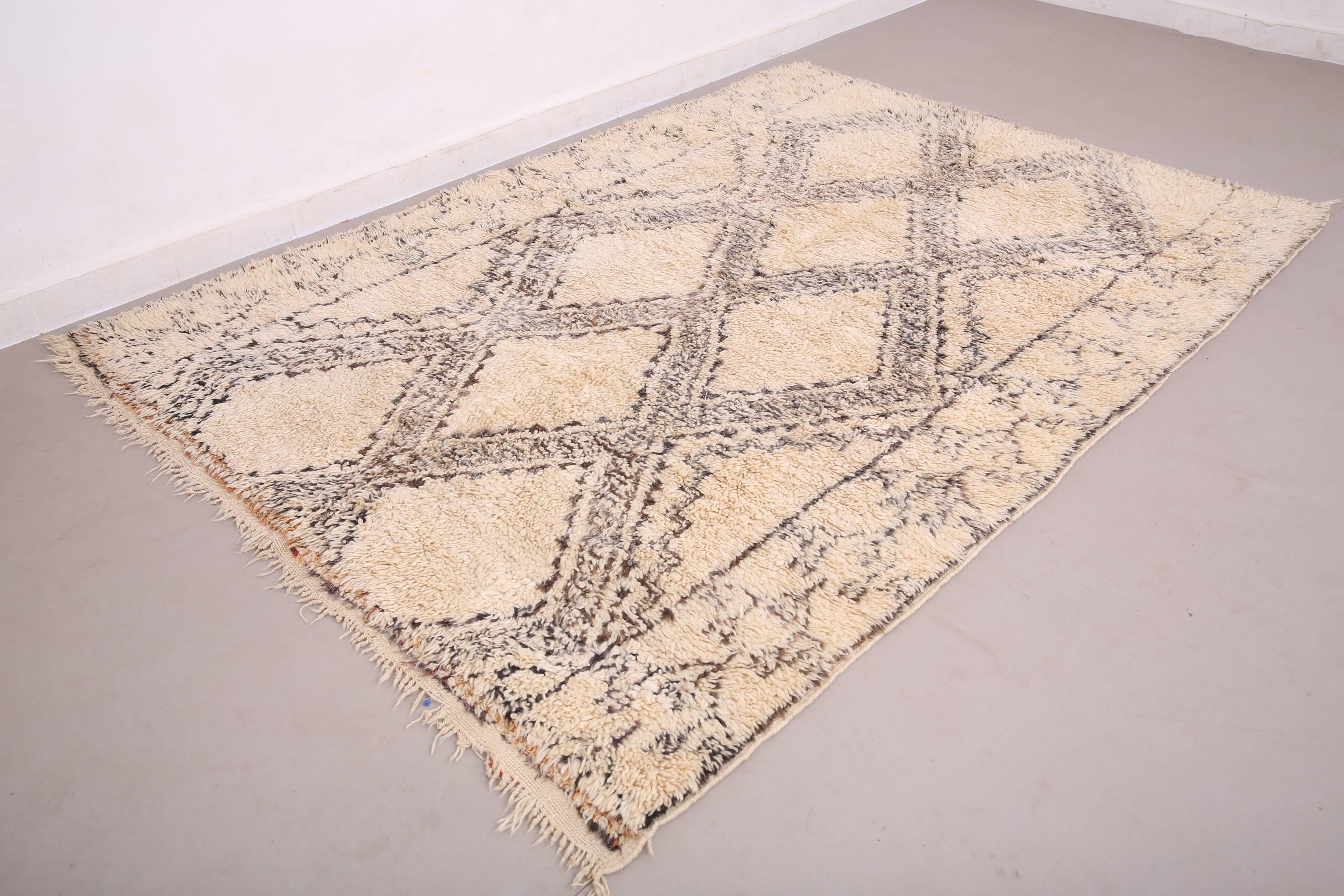 Vintage Beni Ourain rug Handmade 190 x 267 cm - Moroccan Berber Wool Rug