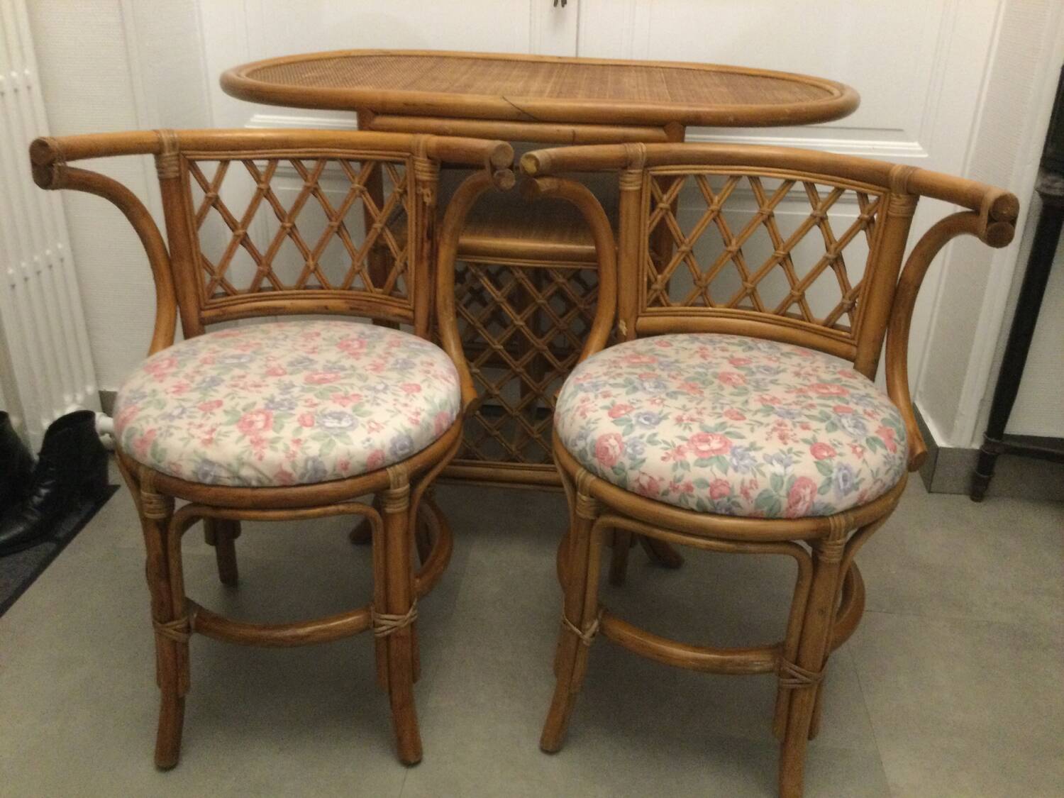 Table and 2 armchairs set in rattan and wicker, 70s/80s
