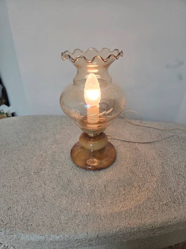 Vintage style boudoir lamp in glass and marble