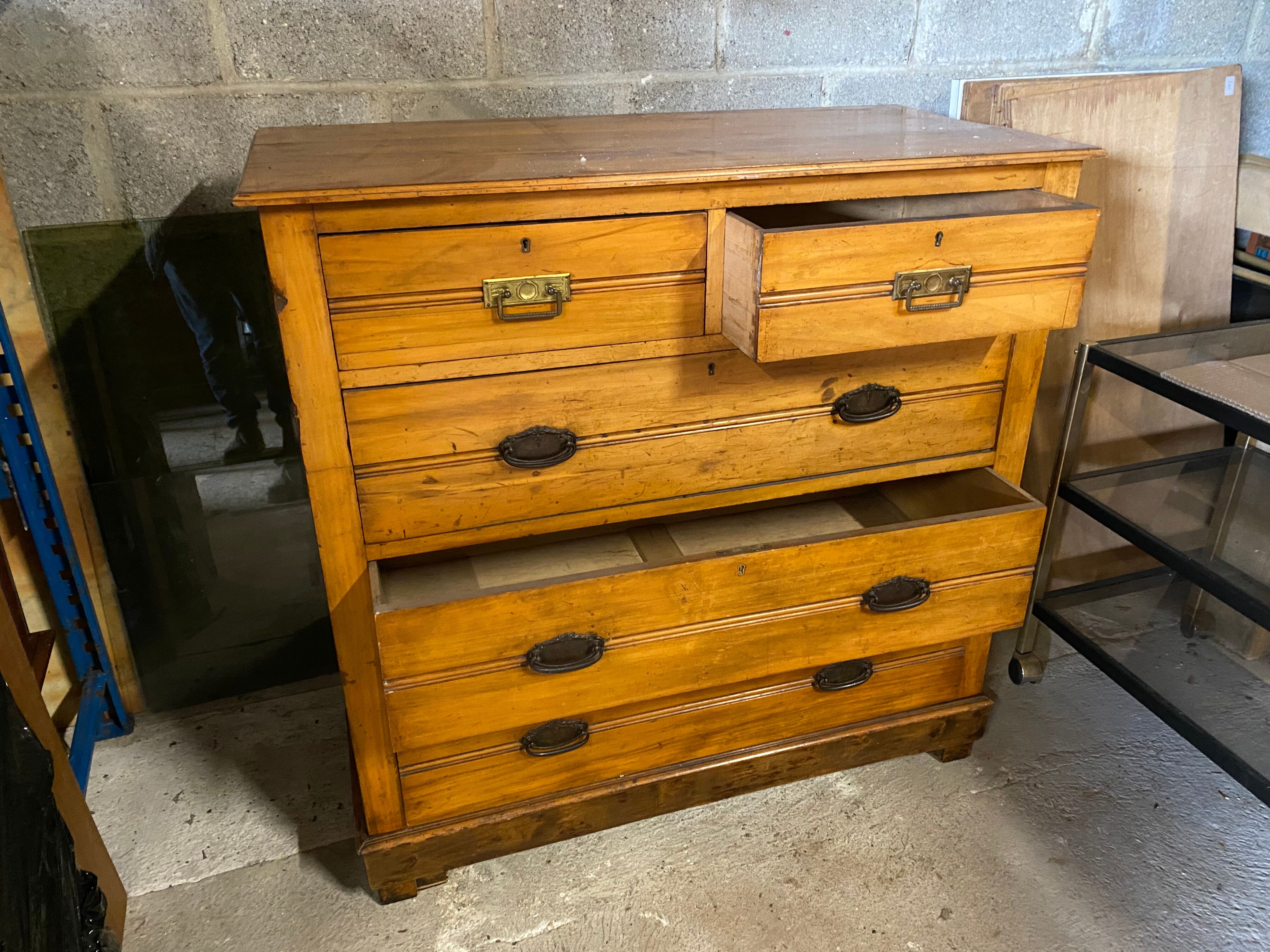 Vintage chest of drawers