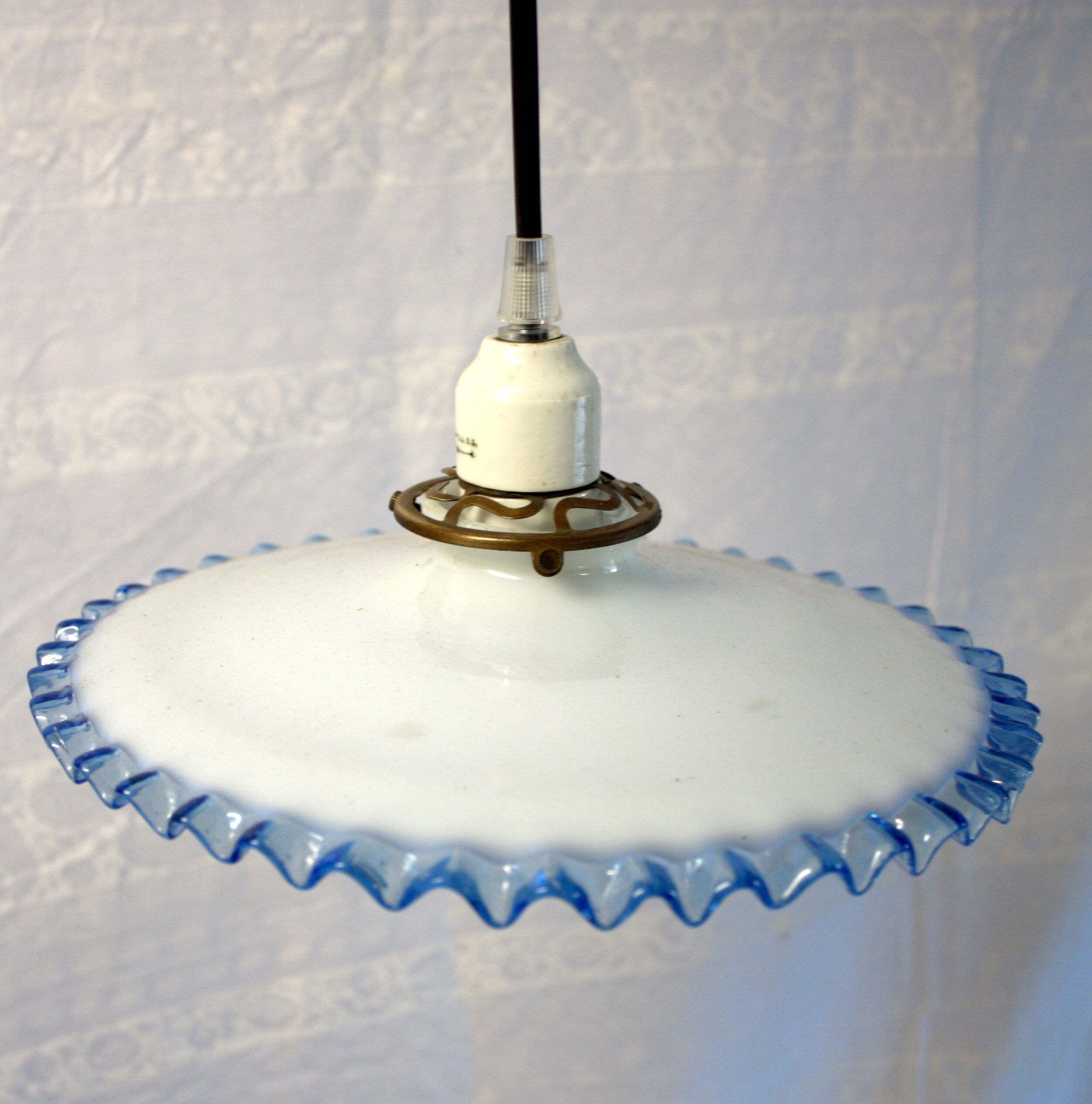 Suspension opaline années 30