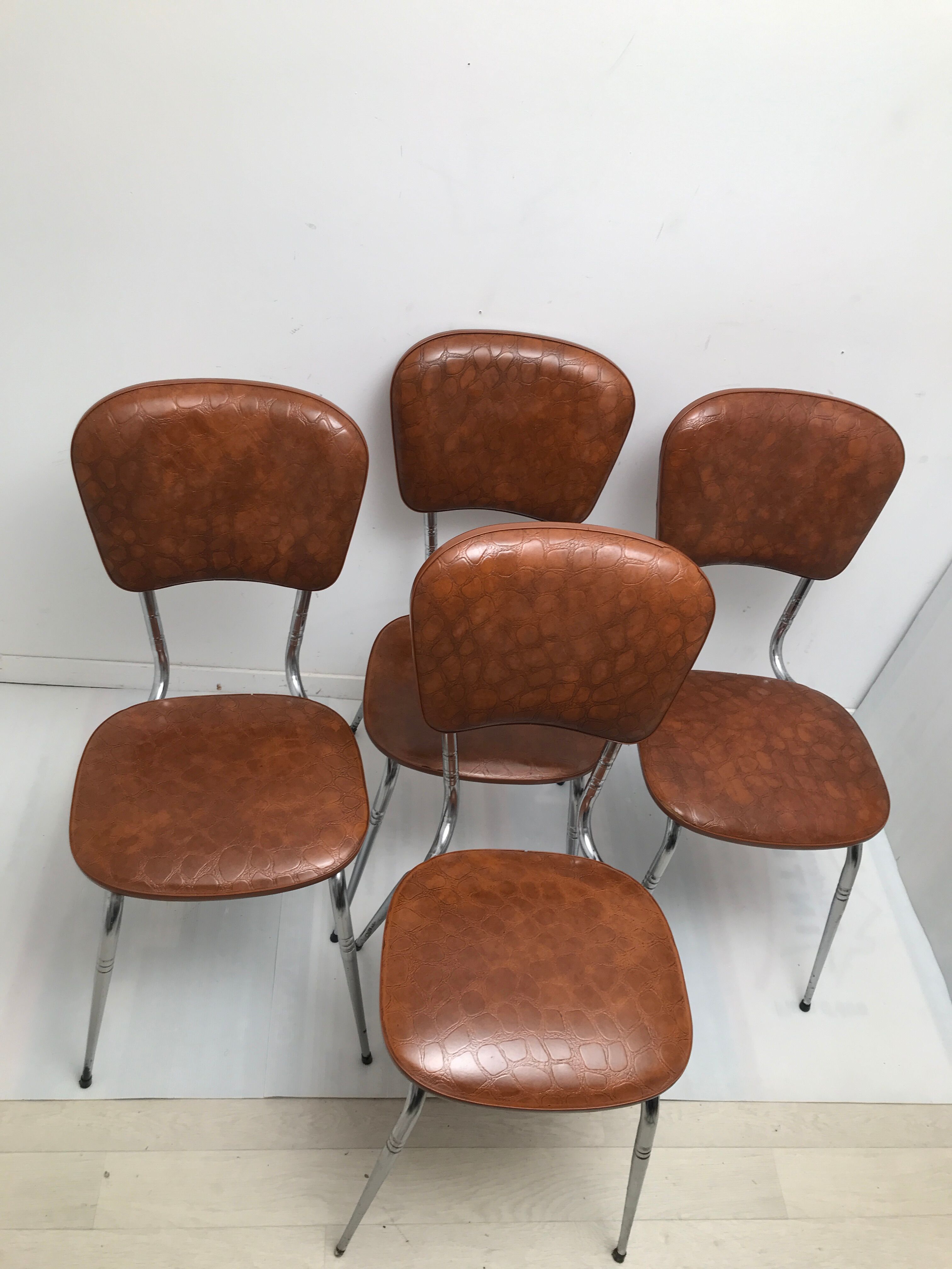 Set de 4 chaises formica et skai année 50