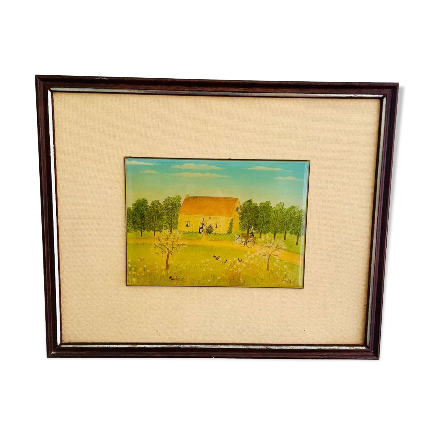 Wood framing fabric and vintage naif campaign décor