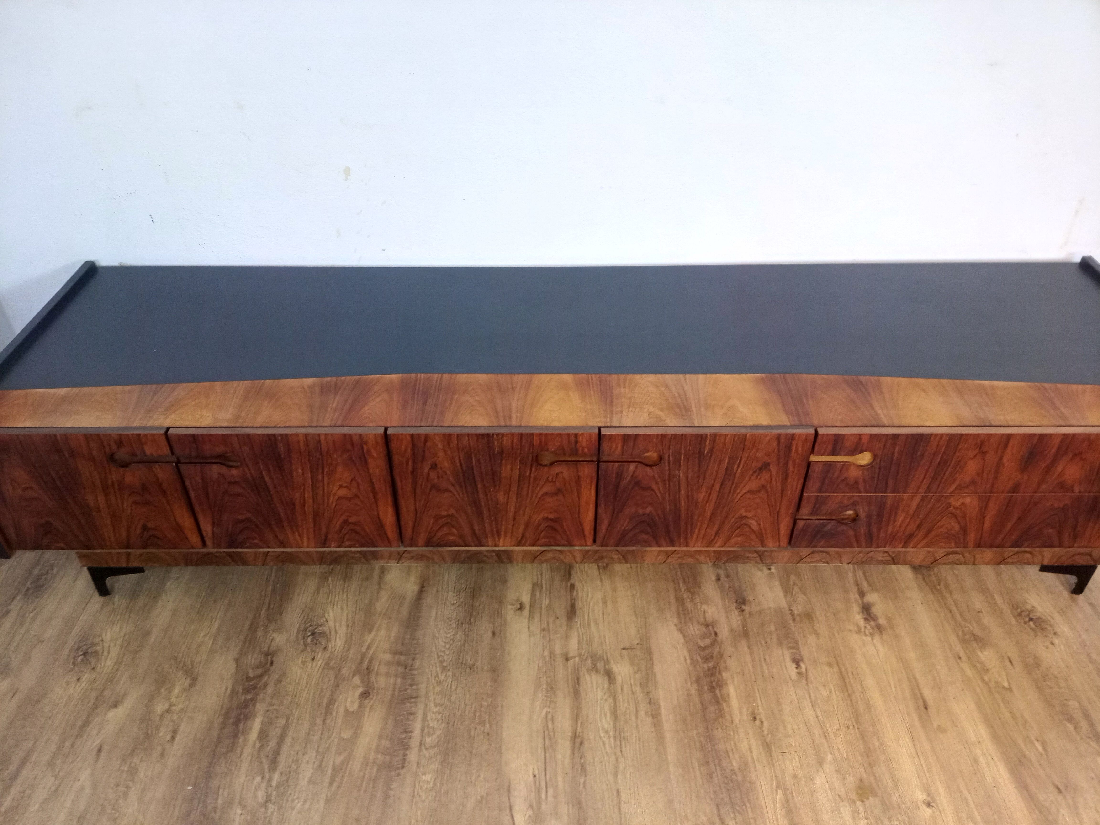 Low Scandinavian row