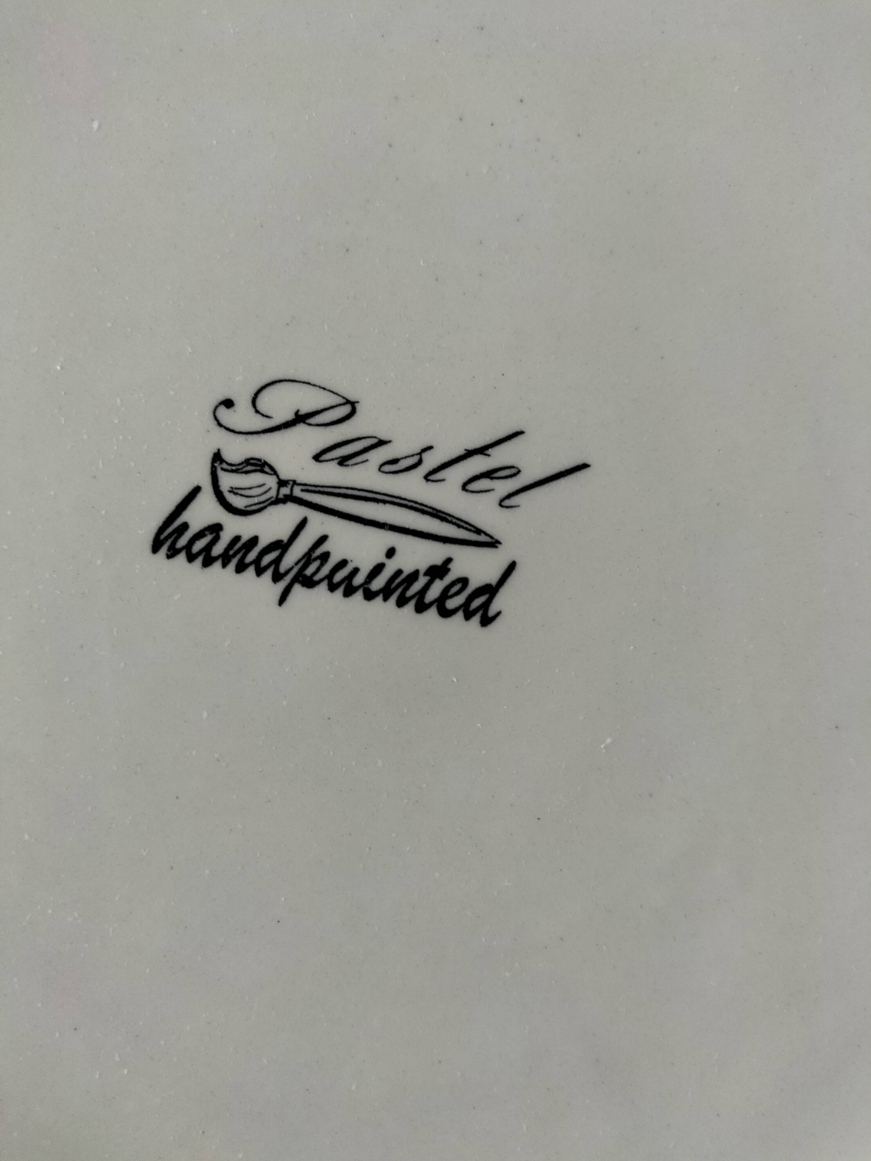 Set of 7 vintage flat and deep plates