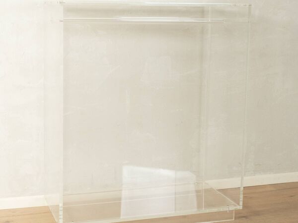 Commode minimaliste des années 1980, en verre acrylique, pièce unique.