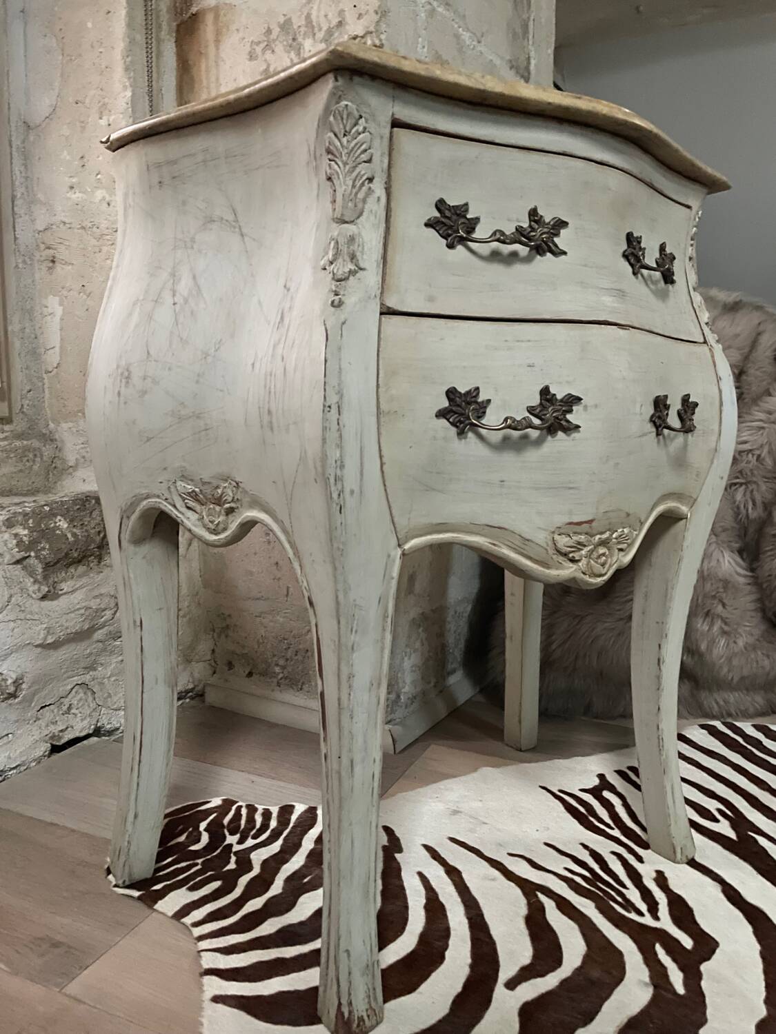 Small Louis XV style chest of drawers