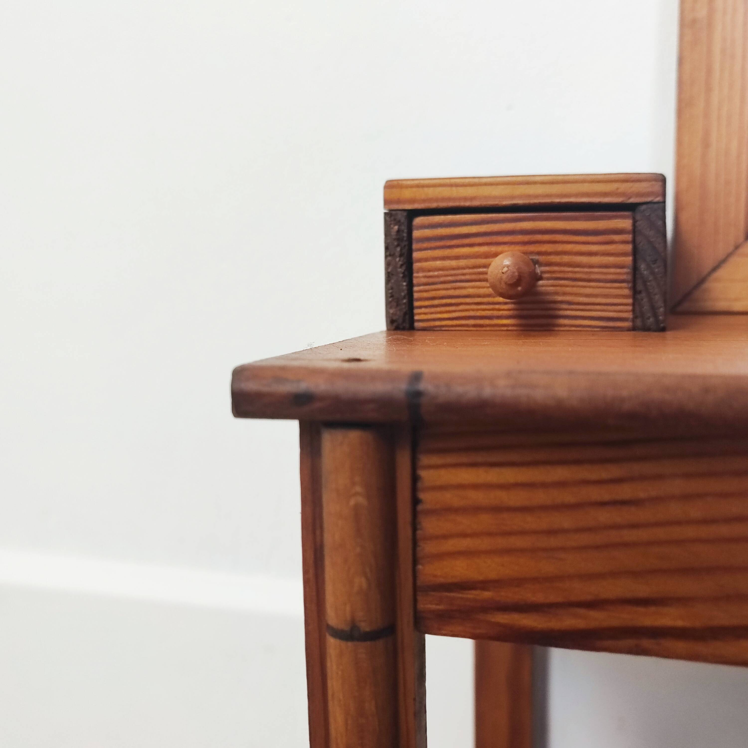 Pichepin doll dressing table