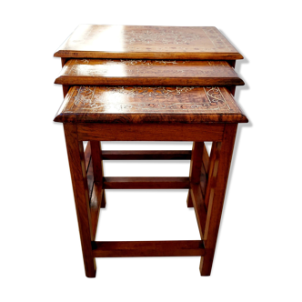 Ensemble de tables d'appoint ou tables gigognes vintage, 3 pièces, motif bois incrusté