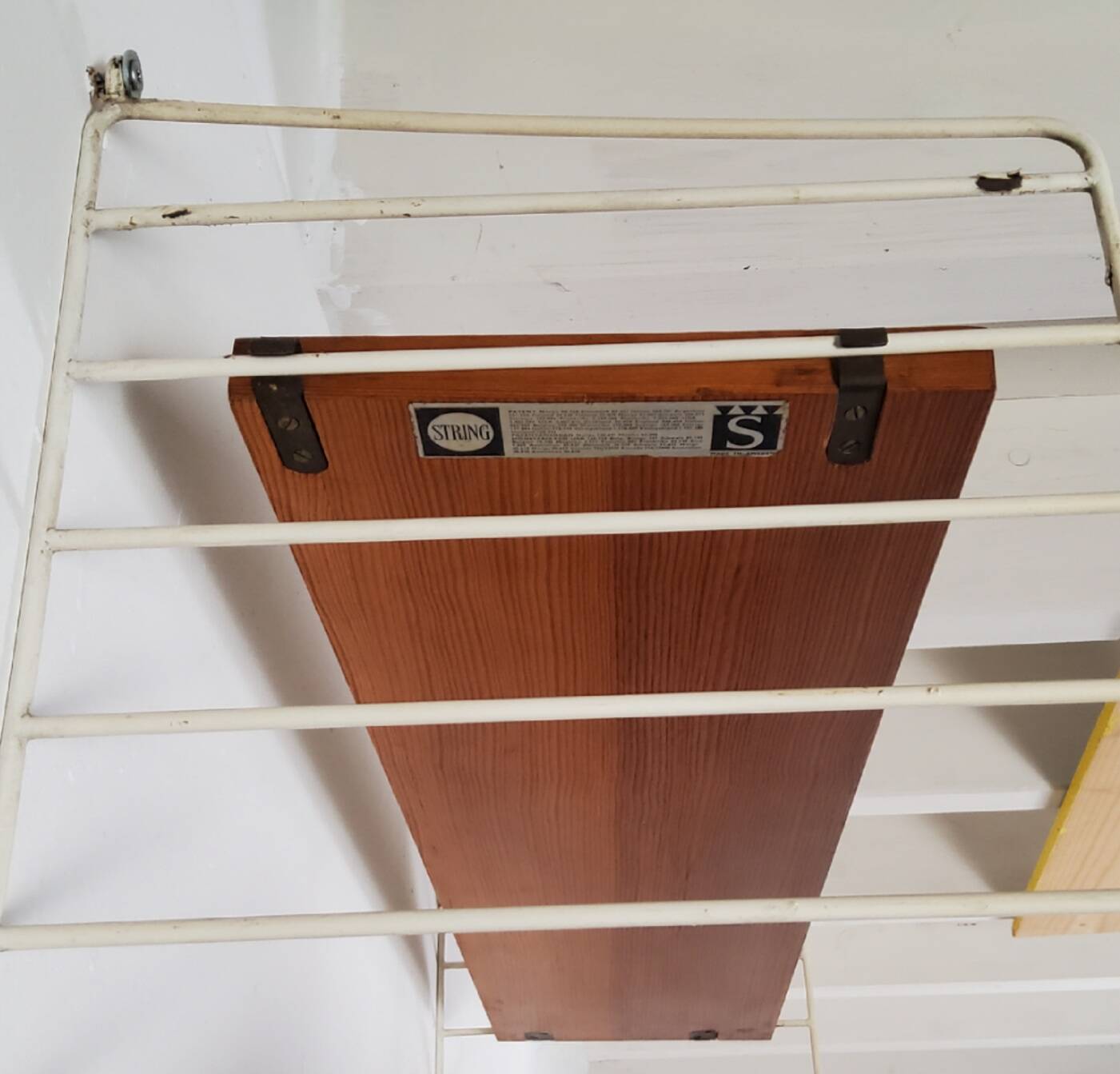 Vintage wall shelf by Nisse Strinning