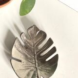 LEAF-Shaped Metal Pocket Empty