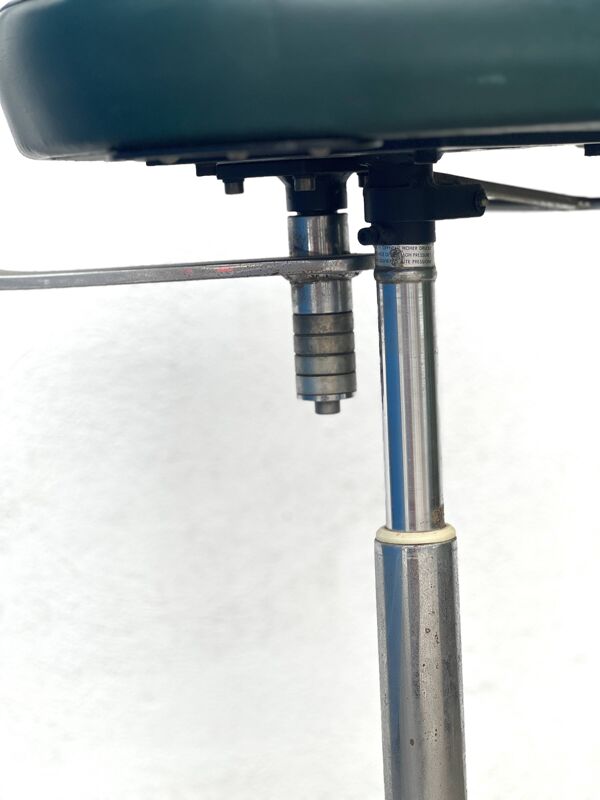 Tabouret pivotant