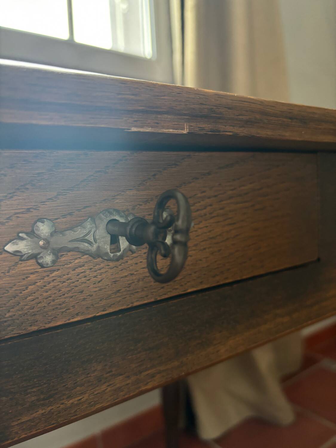 Table console / petit bureau élégant