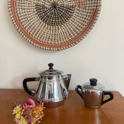 Théière et pot à sucre en cuivre