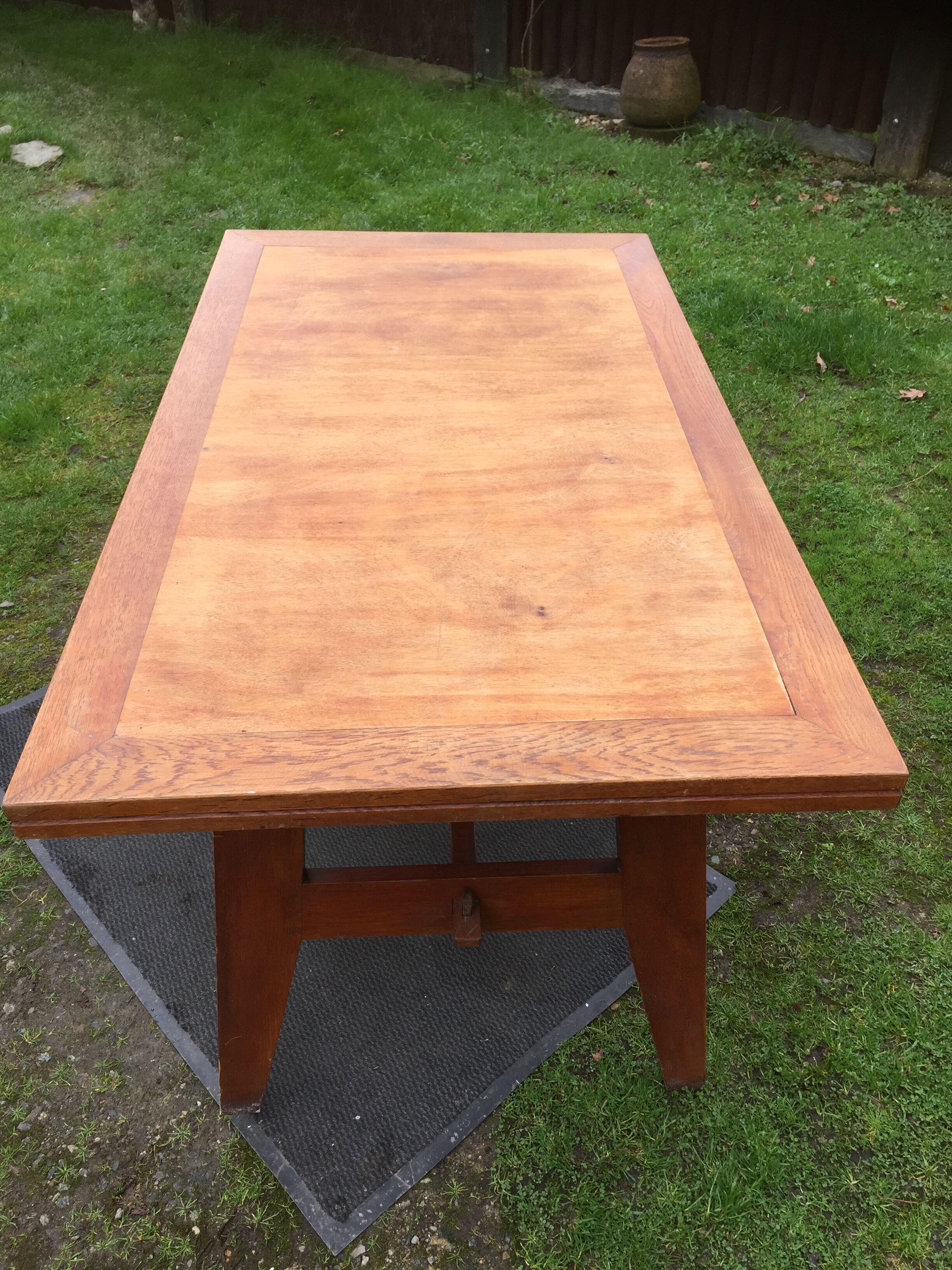 Table vintage René Gabriel pieds compas en chêne d’époque reconstruction