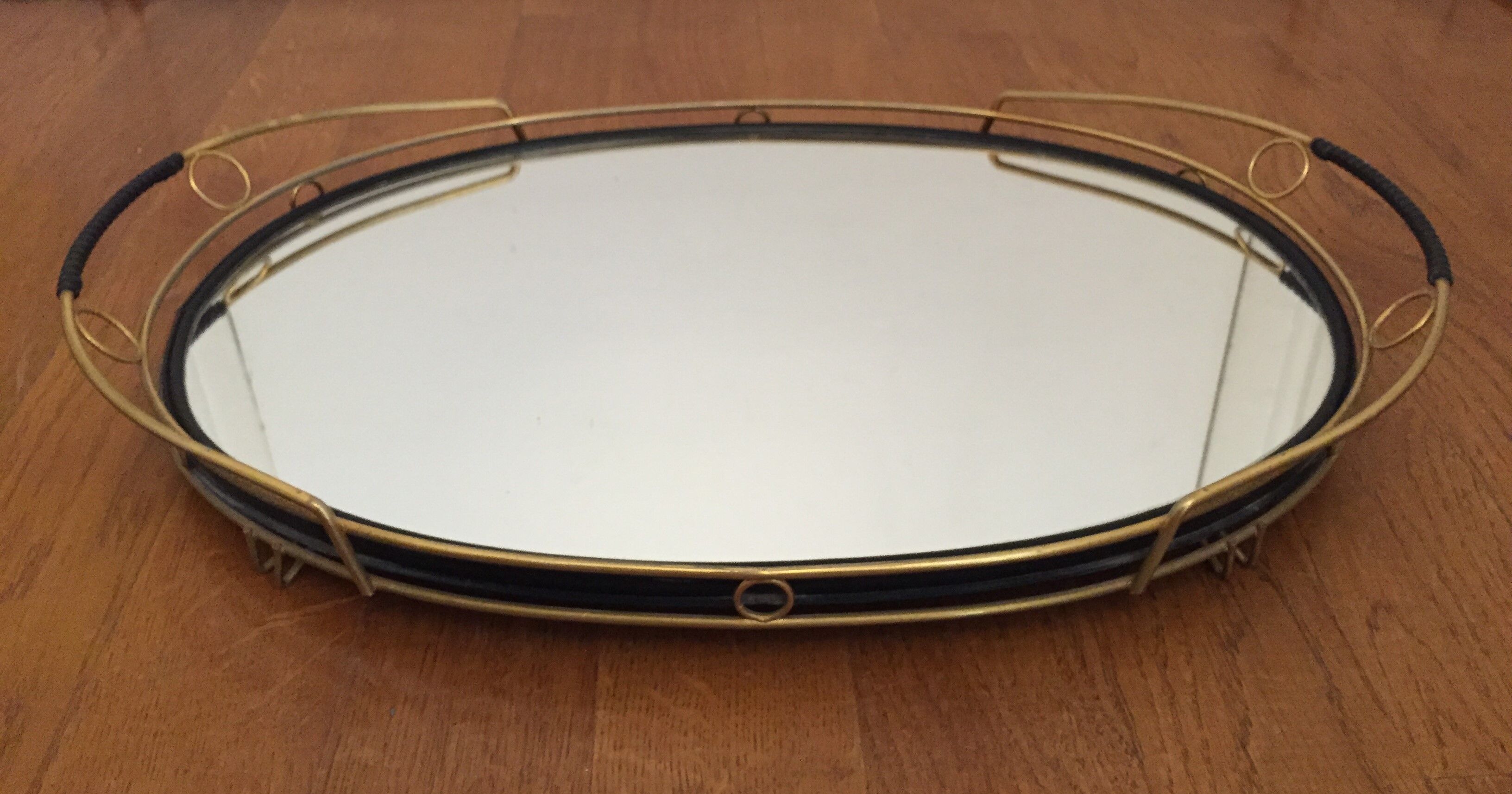 Mirror tray