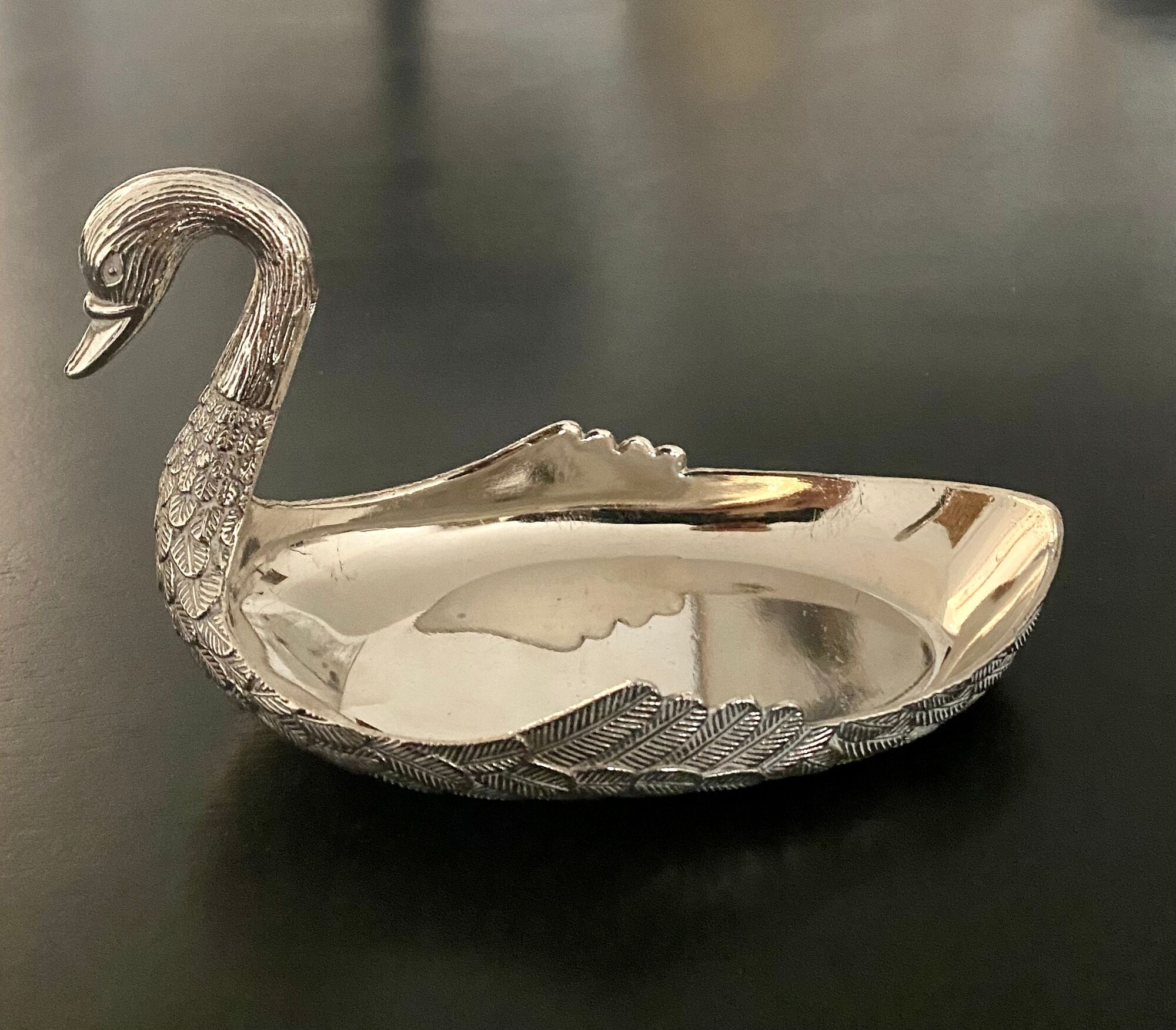 1 jewelry cup or empty metal swan shaped pocket