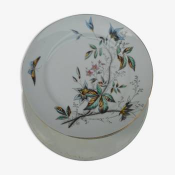 Set of twelve flat porcelain plates