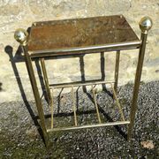 Table de chevet ou bout de canapé en verre miroir et métal doré