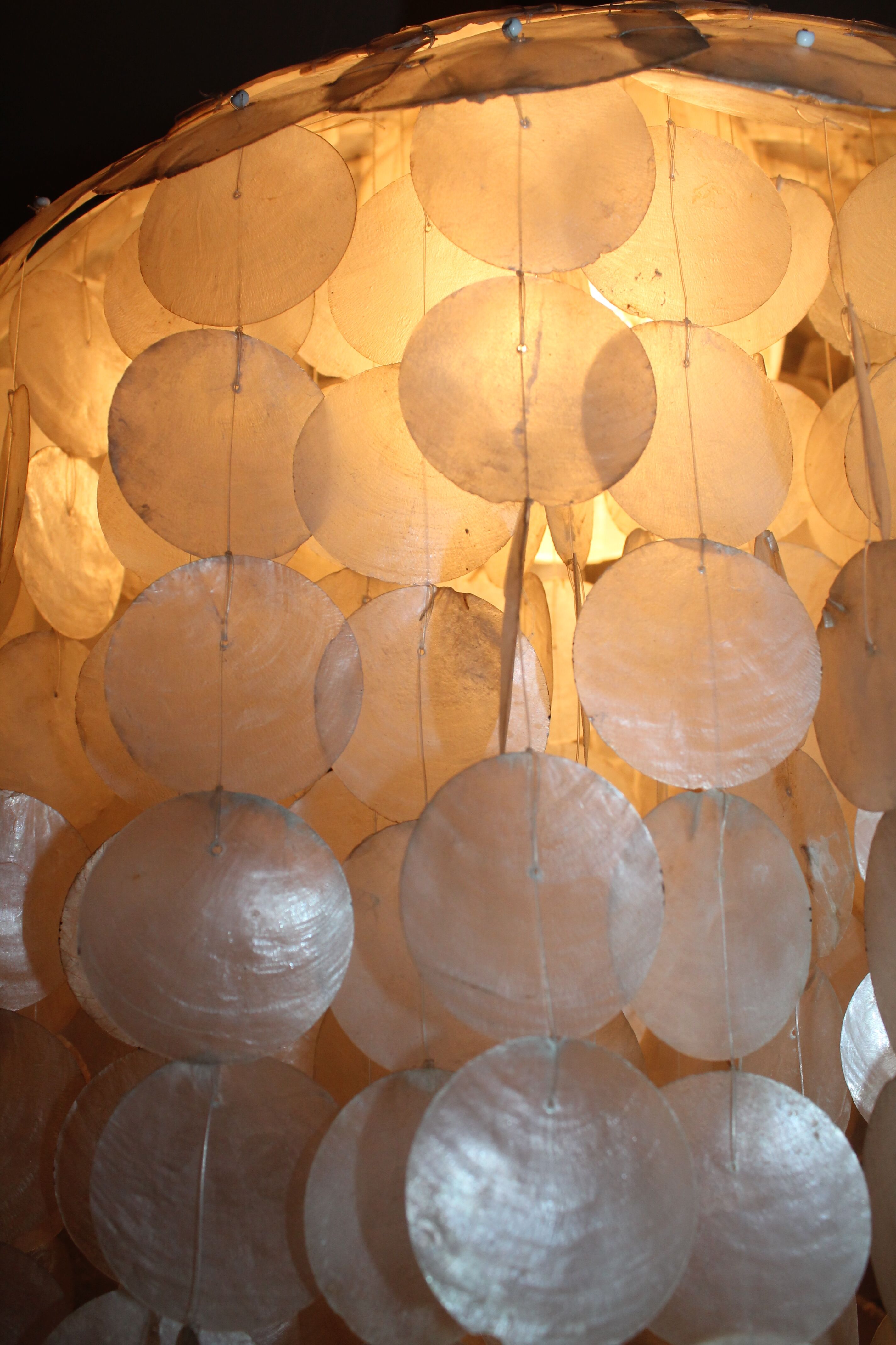 Large chandelier of the 60s/70s mother-of-pearl stamps