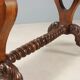 Petite table ancienne en noyer sculpté, Italie, milieu XIXe siècle